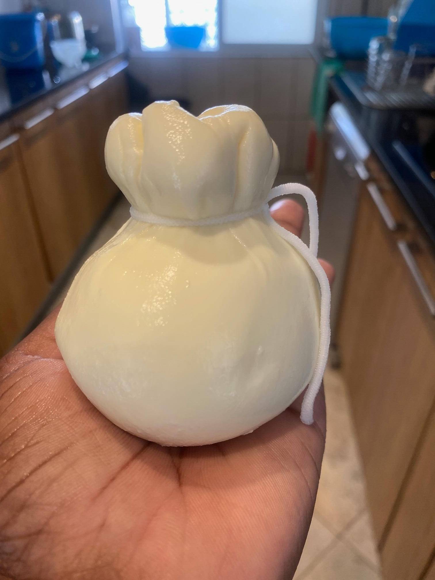 Burrata cheese preparation